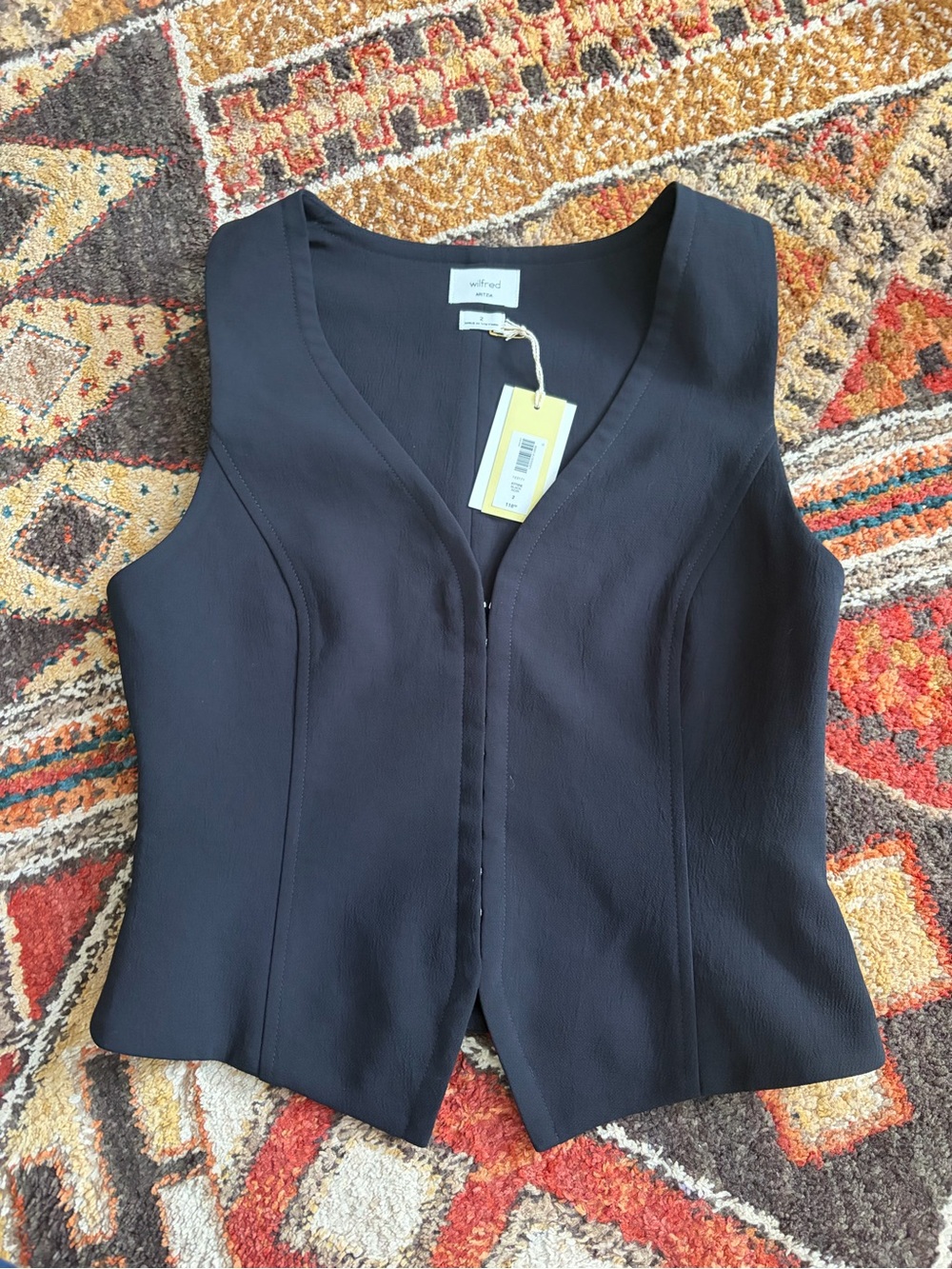 Aritzia Attire Vest Crepette size 2 NWT
